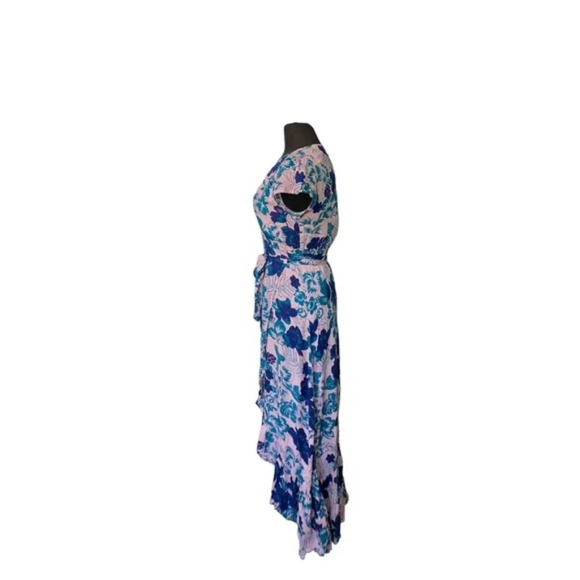 Nineteen Palms blue and pink floral wrap dress Size Medium - Picture 4 of 7